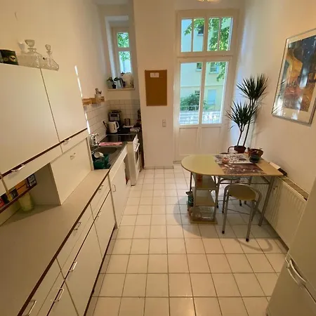 Daire Geraeumiges 2-raum-apartment Mit Loggia Leipzig