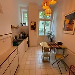 Geraeumiges 2-raum-apartment Mit Loggia Lipsko