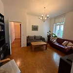 Appartement Geraeumiges 2-raum-apartment Mit Loggia Leipzig