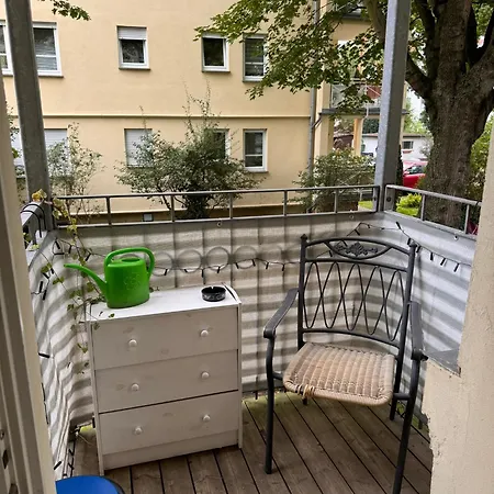 Geraeumiges 2-raum-apartment Mit Loggia * Leipzig