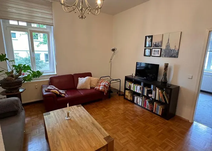 Geraeumiges 2-raum-apartment Mit Loggia Leipzig