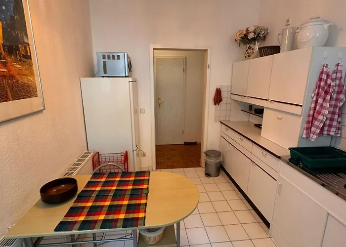 Apartment Geraeumiges 2-raum-apartment Mit Loggia *