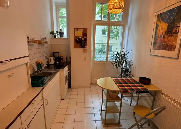 Geraeumiges 2-raum-apartment Mit Loggia Leipzig