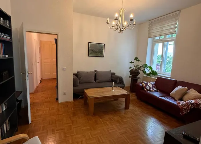 Apartment Geraeumiges 2-raum-apartment Mit Loggia Leipzig