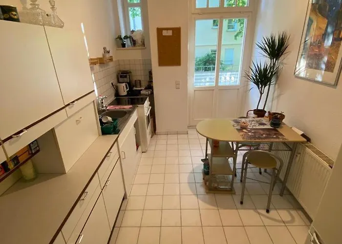 Apartment Geraeumiges 2-raum-apartment Mit Loggia Leipzig