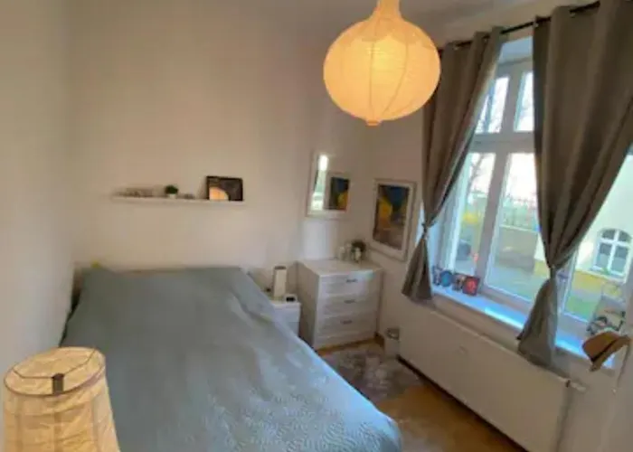 Geraeumiges 2-raum-apartment Mit Loggia Apartment