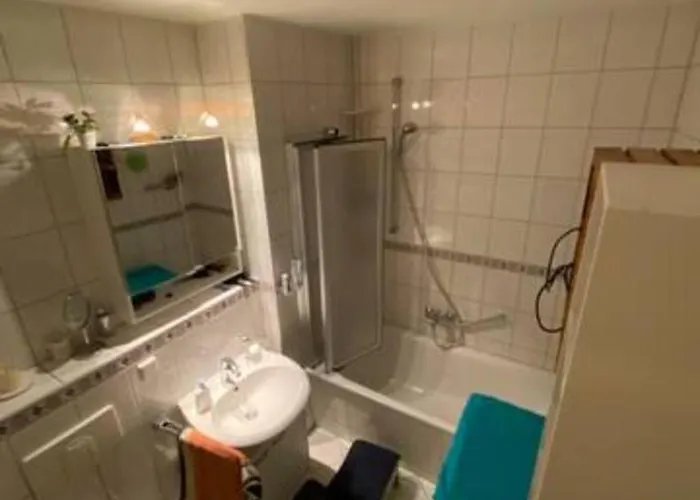 Apartment Geraeumiges 2-raum-apartment Mit Loggia